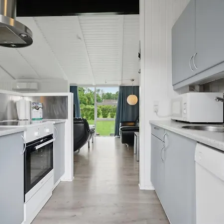 Annica - 150m From The Sea By Interhome Feriehus *